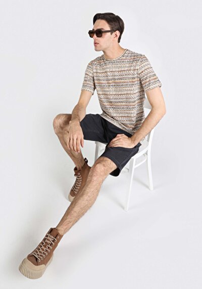 صورة من طوق دائري مطبوع رجالي Ecru قصيرة الأكمام تي شيرت