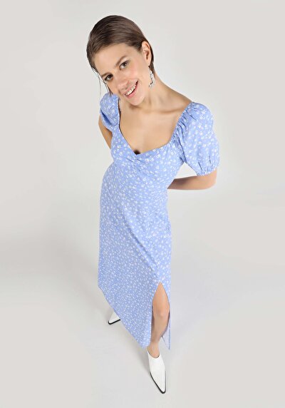 صورة من عادي فستان أزرق نسائي