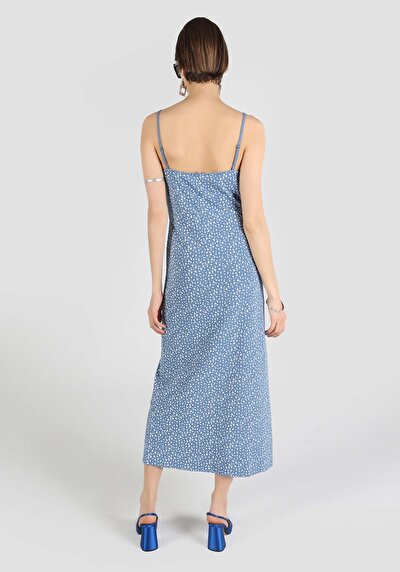 صورة من عادي فستان نسائي أزرق بلا أكمام