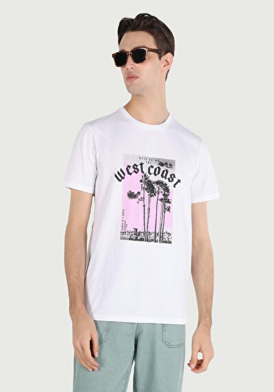 صورة من   رقبة مستديرة مستقيم تي شيرت أبيض بأكمام قصيرة للرجال