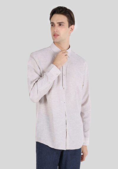 صورة من قميص مريح رقبة مستقيم رجالي بيج كم طويل قميص