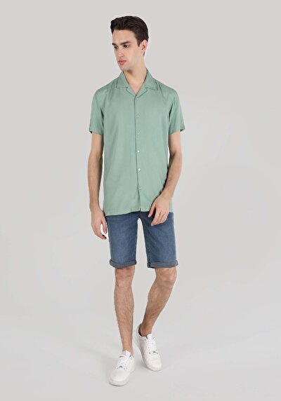 اعرض التفاصيل لـ قميص عادي رقبة مستقيم رجالي أخضر كم قصير قميص