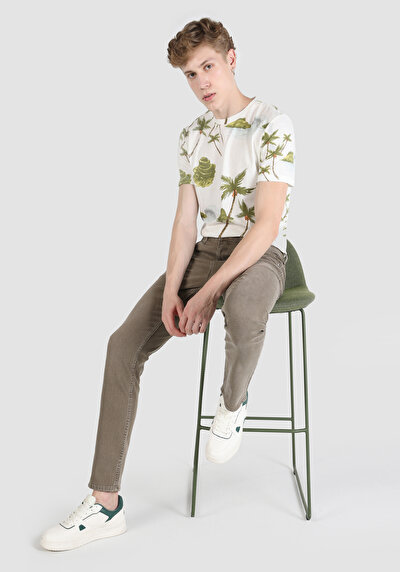 صورة من مستقيم  خصر منخفض مستقيم ساق مستقيمة جينز كاكي للرجال