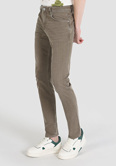 اعرض التفاصيل لـ مستقيم  خصر منخفض مستقيم ساق مستقيمة جينز كاكي للرجال