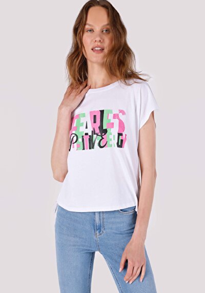 صورة من   رقبة مستديرة مطبوعة نسائية أبيض قصيرة أكمام تي شيرت