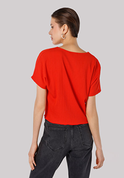 صورة من على شكل V رقبة مستقيمة نسائي أحمر كم قصير تي شيرت