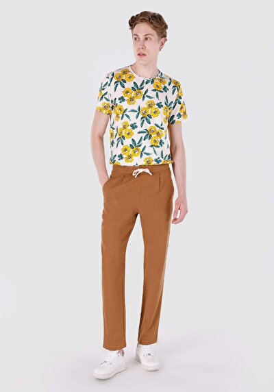 صورة من عادي الخصر مستقيم الساق الرجال البنطلون البني