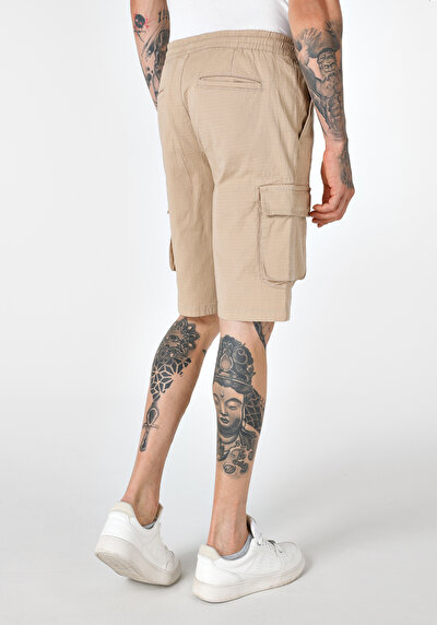 اعرض التفاصيل لـ شورت رجالي بجيب متوسط الخصر مقاس عادي  