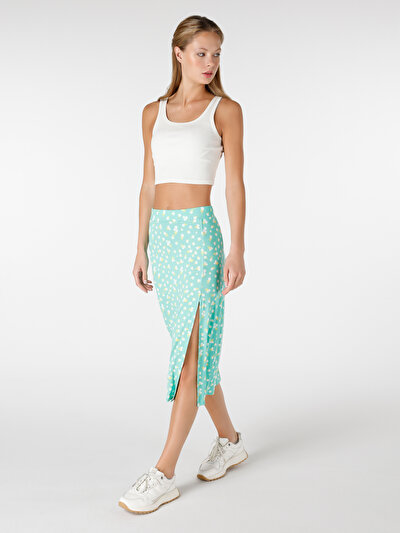 صورة من تنورة نسائية متعددة الألوان سليمة