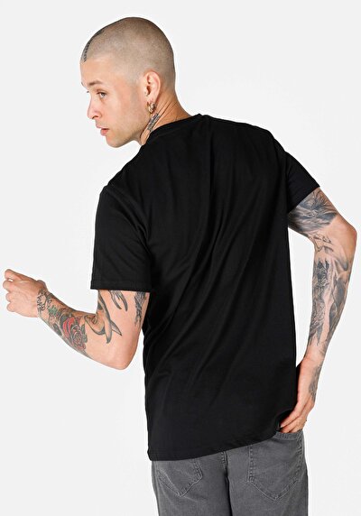 صورة من أسود للرجال تي شيرت بأكمام قصيرة