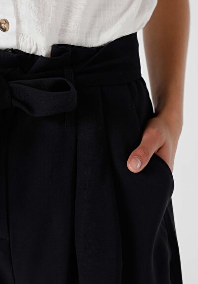 اعرض التفاصيل لـ أسود للنساء بناطيل