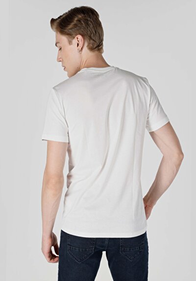 صورة من أبيض للرجال تي شيرت بأكمام قصيرة