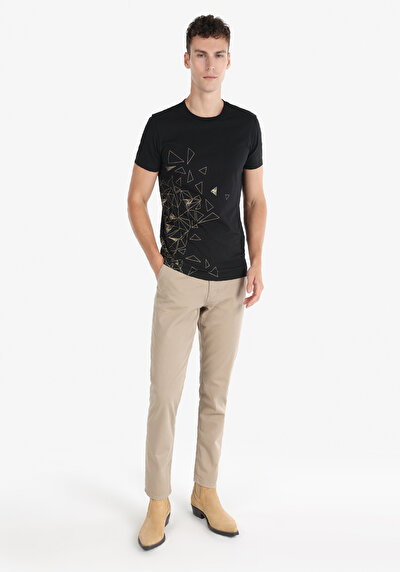 صورة من أسود للرجال تي شيرت بأكمام قصيرة