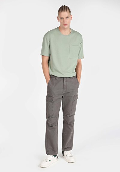 صورة من أنتراسيت للرجال بناطيل