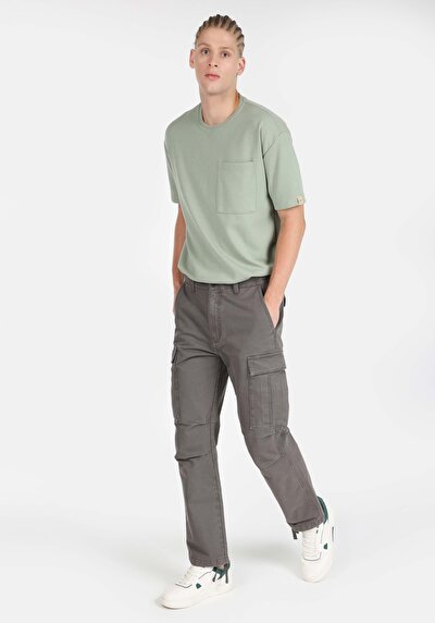 صورة من أنتراسيت للرجال بناطيل