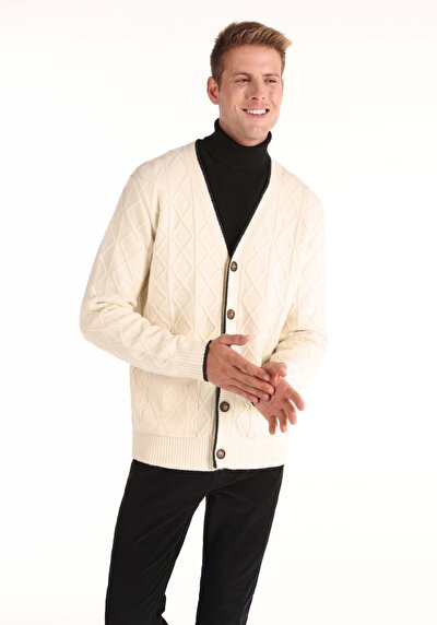 صورة من كارديجان رجالي عادي