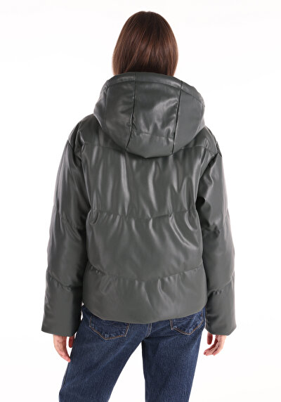 صورة من كاكي للنساء جاكيت جلد