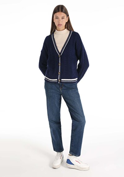 صورة من أزرق بحري للنساء كنزة