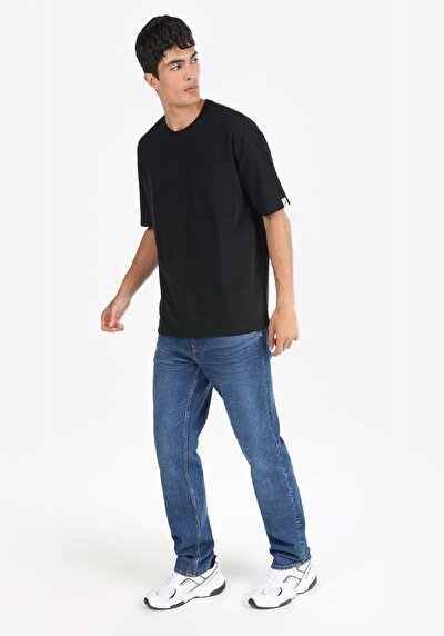 صورة من أسود للرجال تي شيرت بأكمام قصيرة