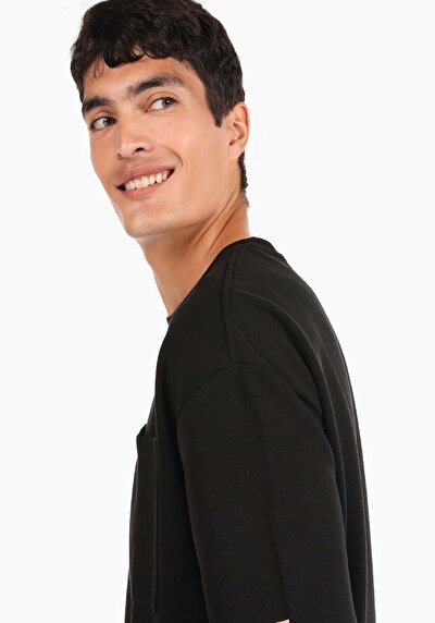 اعرض التفاصيل لـ أسود للرجال تي شيرت بأكمام قصيرة