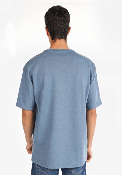صورة من أزرق للرجال تي شيرت بأكمام قصيرة