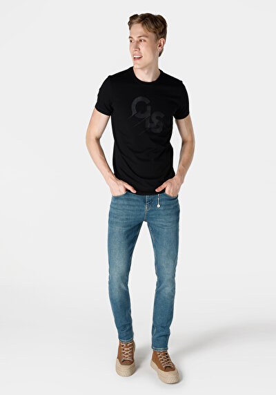 صورة من أسود للرجال تي شيرت بأكمام قصيرة