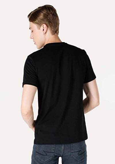 صورة من أسود للرجال تي شيرت بأكمام قصيرة