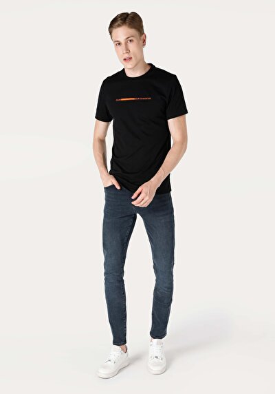 صورة من أسود للرجال تي شيرت بأكمام قصيرة