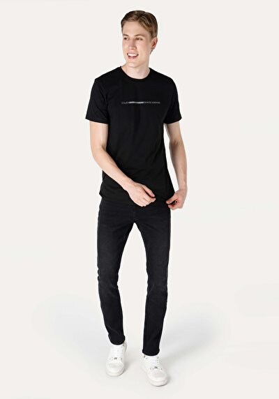 صورة من أسود للرجال تي شيرت بأكمام قصيرة