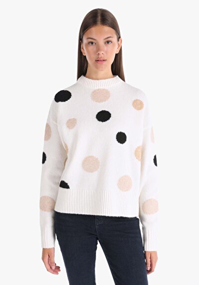 صورة من أبيض للنساء 