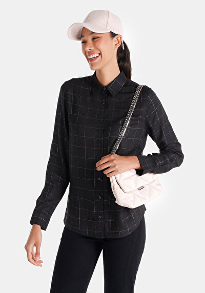 صورة من قميص نحيف رقبة متقلب نسائي أسود كم طويل قميص