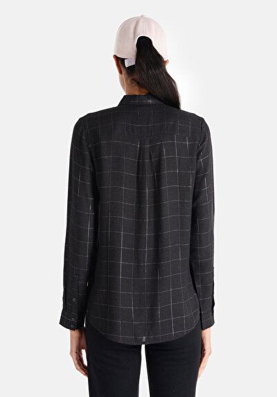 صورة من قميص نحيف رقبة متقلب نسائي أسود كم طويل قميص