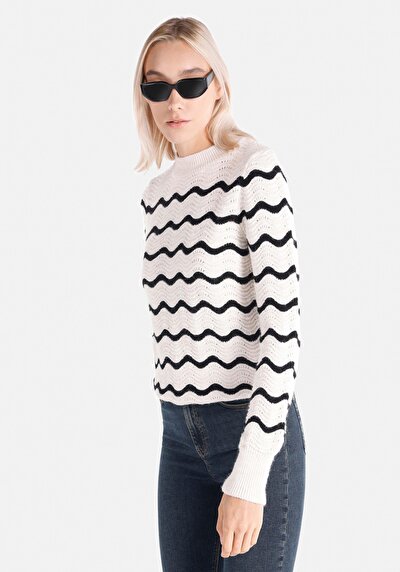 صورة من أبيض للنساء 