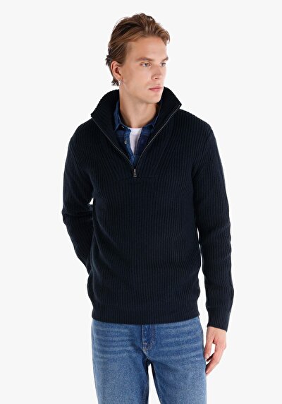 صورة من نحيف رقبة السلحفاة جاكار رجالي كنزة زرقاء داكنة