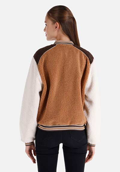 صورة من متعدد الألوان للنساء جاكيت