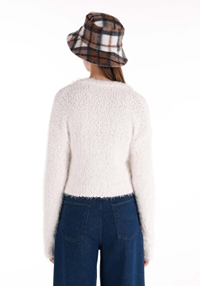 صورة من أبيض للنساء كنزة