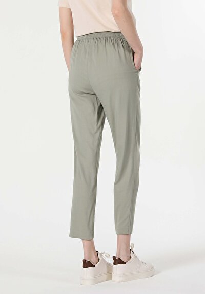 صورة من للنساء بناطيل