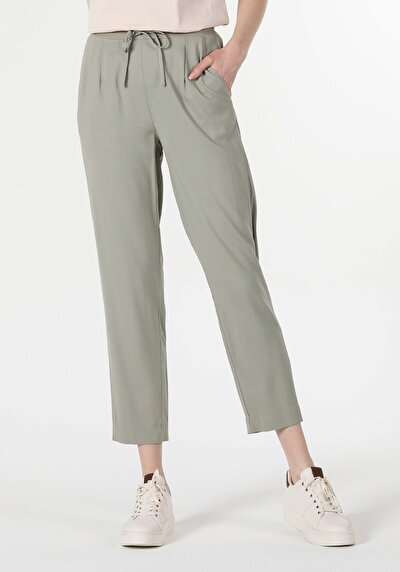 صورة من للنساء بناطيل