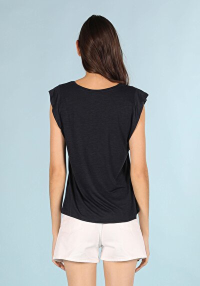 صورة من أزرق بحري للنساء رياضي