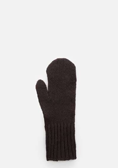 صورة من قفازات نسائية بنية