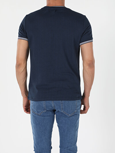 اعرض التفاصيل لـ أزرق بحري للرجال تي شيرت بأكمام قصيرة