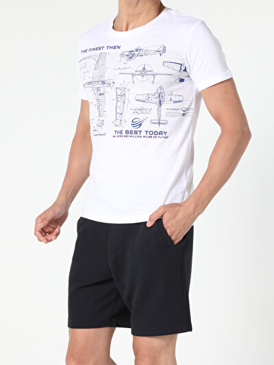 صورة من أبيض للرجال تي شيرت بأكمام قصيرة