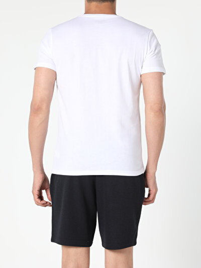 صورة من أبيض للرجال تي شيرت بأكمام قصيرة