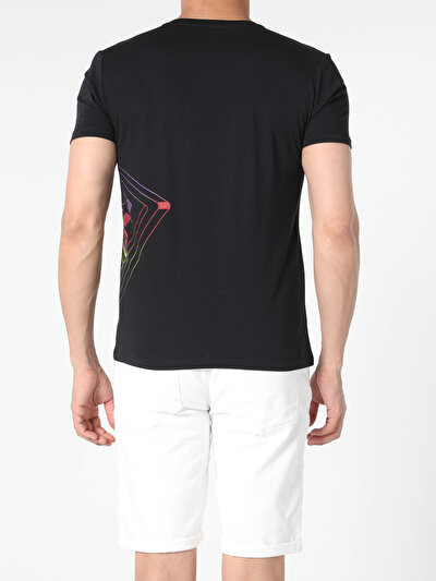 اعرض التفاصيل لـ أسود للرجال تي شيرت بأكمام قصيرة