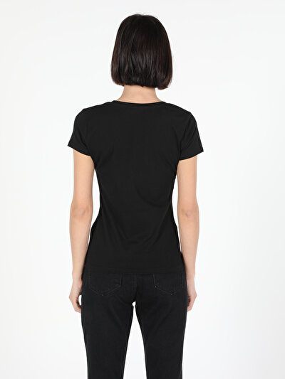 اعرض التفاصيل لـ أسود للنساء تي شيرت بأكمام قصيرة