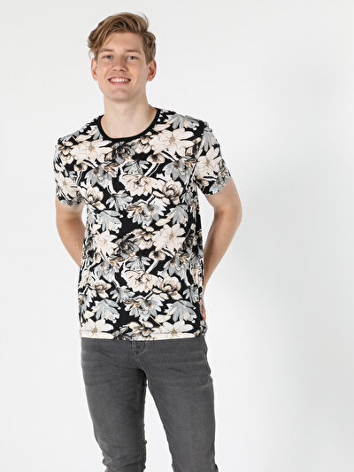 صورة من أسود للرجال تي شيرت بأكمام قصيرة