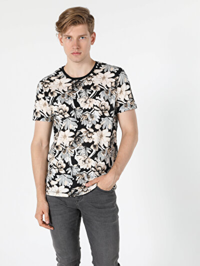 صورة من أسود للرجال تي شيرت بأكمام قصيرة