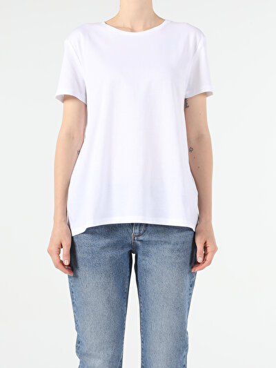 صورة من أبيض للنساء تي شيرت بأكمام قصيرة