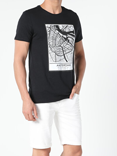 صورة من أسود للرجال تي شيرت بأكمام قصيرة