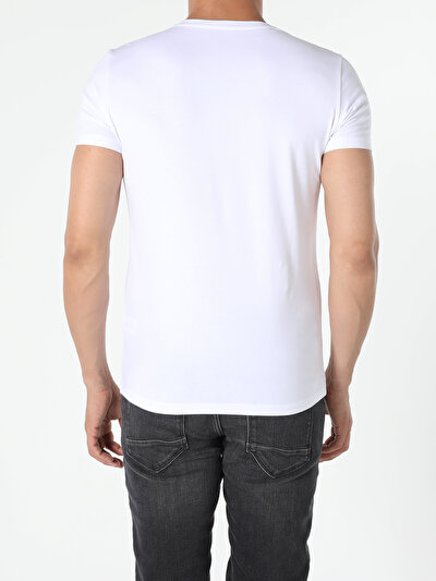 صورة من أبيض للرجال تي شيرت بأكمام قصيرة